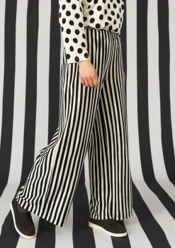 Shop Gudrun Sjödén Gestreifte Jerseyhose aus Bio-Baumwolle/Modal schwarz-feder