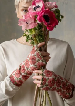 Best Gudrun Sjödén Handstulpen „Anemone“ aus Bio-Wolle schwarz
