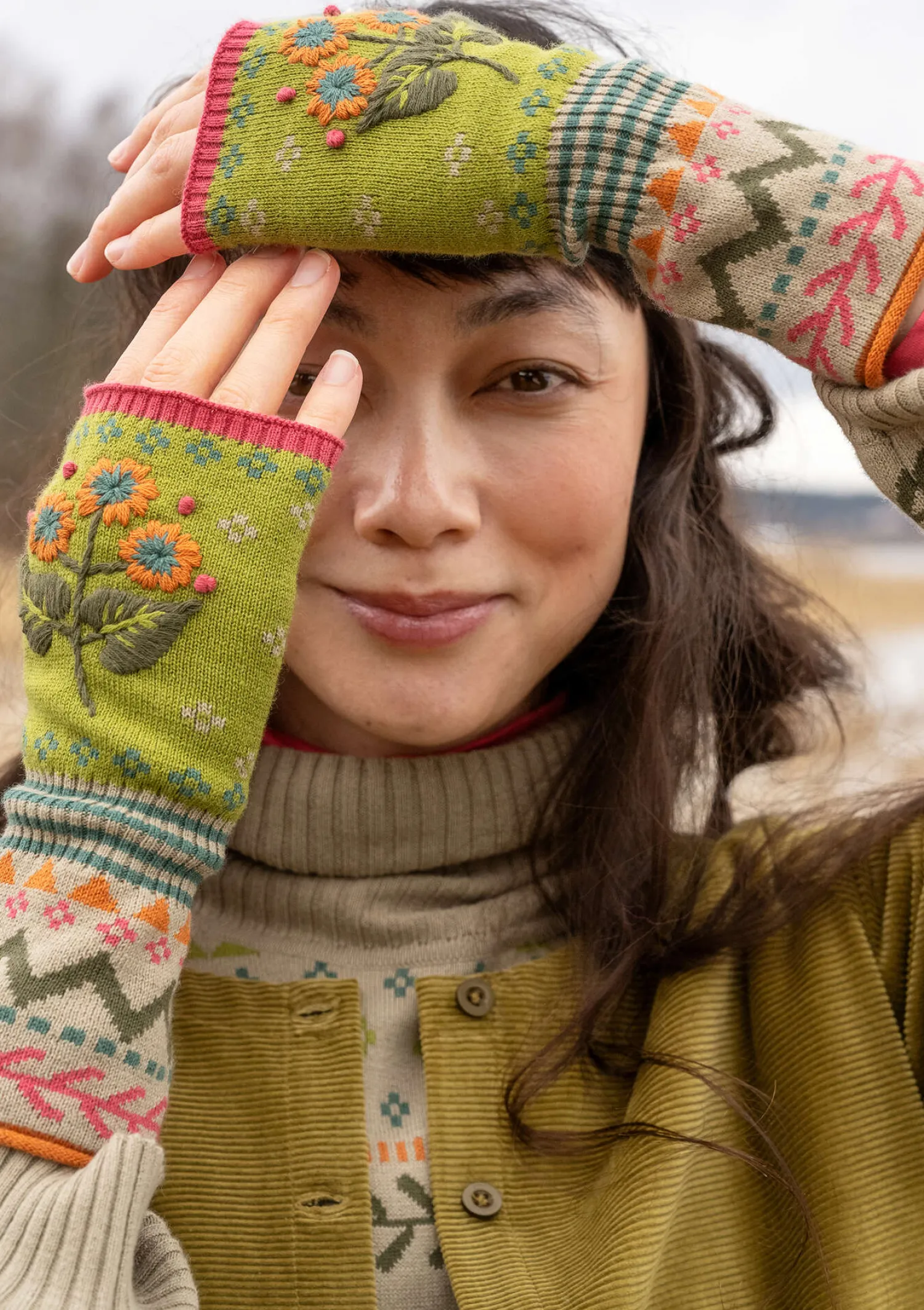 Discount Gudrun Sjödén Handstulpen „Borealis“ aus Bio- und Recycling-Baumwolle/Wolle avocado