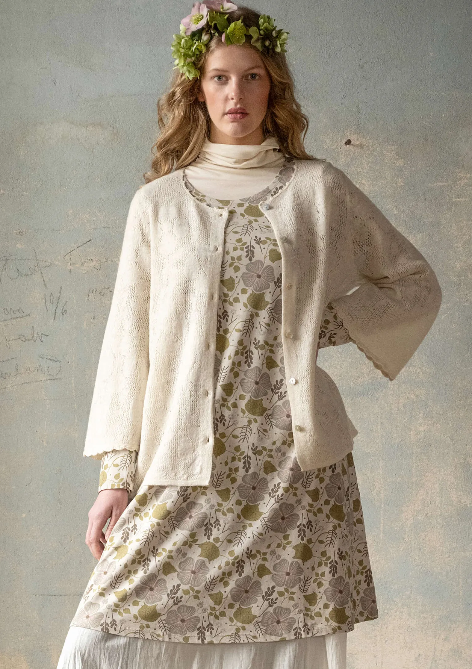 Shop Gudrun Sjödén Pointelle-Strickjacke „Blomstra“ aus Bio-Wolle schwarz