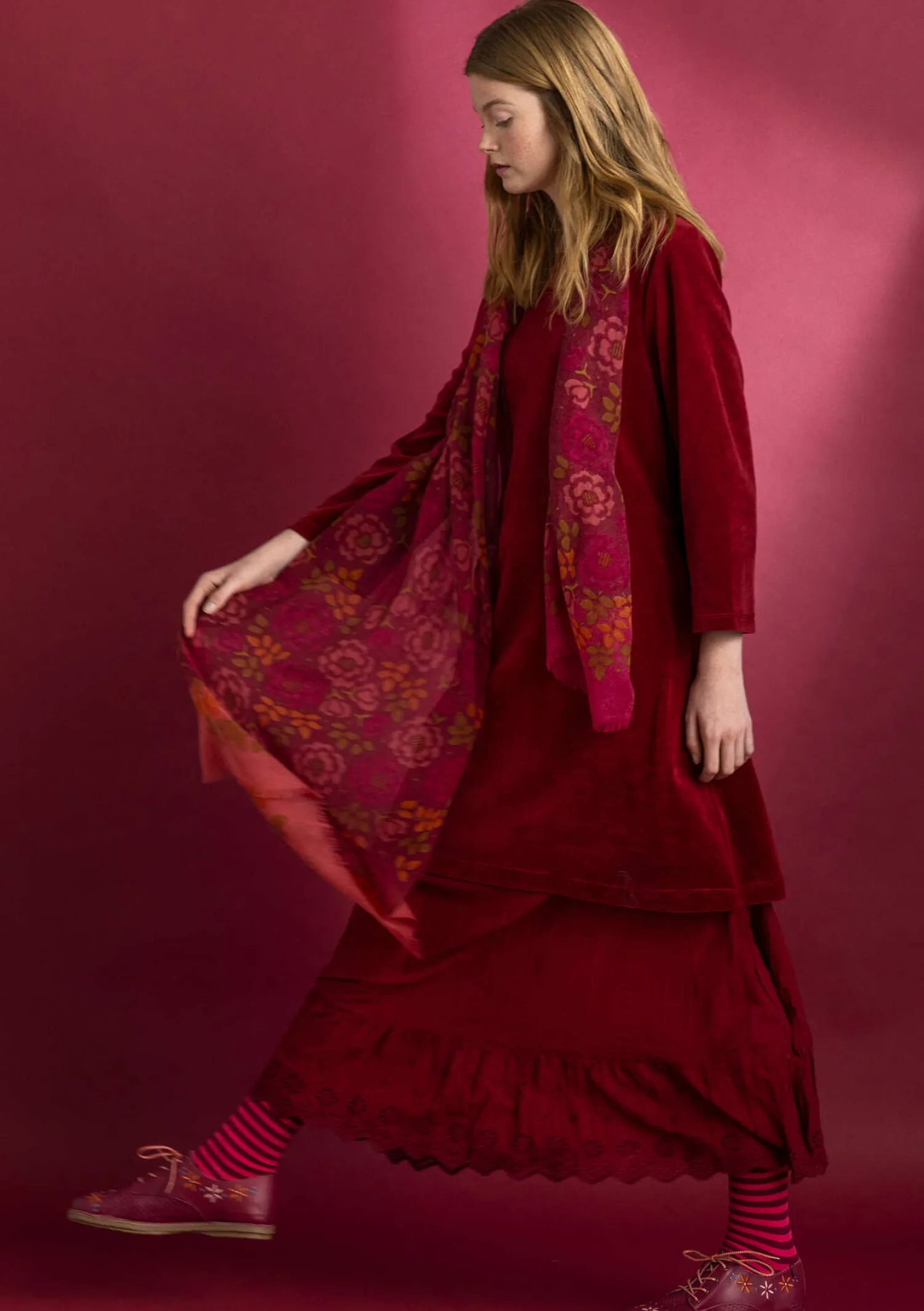 Store Gudrun Sjödén Schal „Astrid“ aus Wolle granatapfel