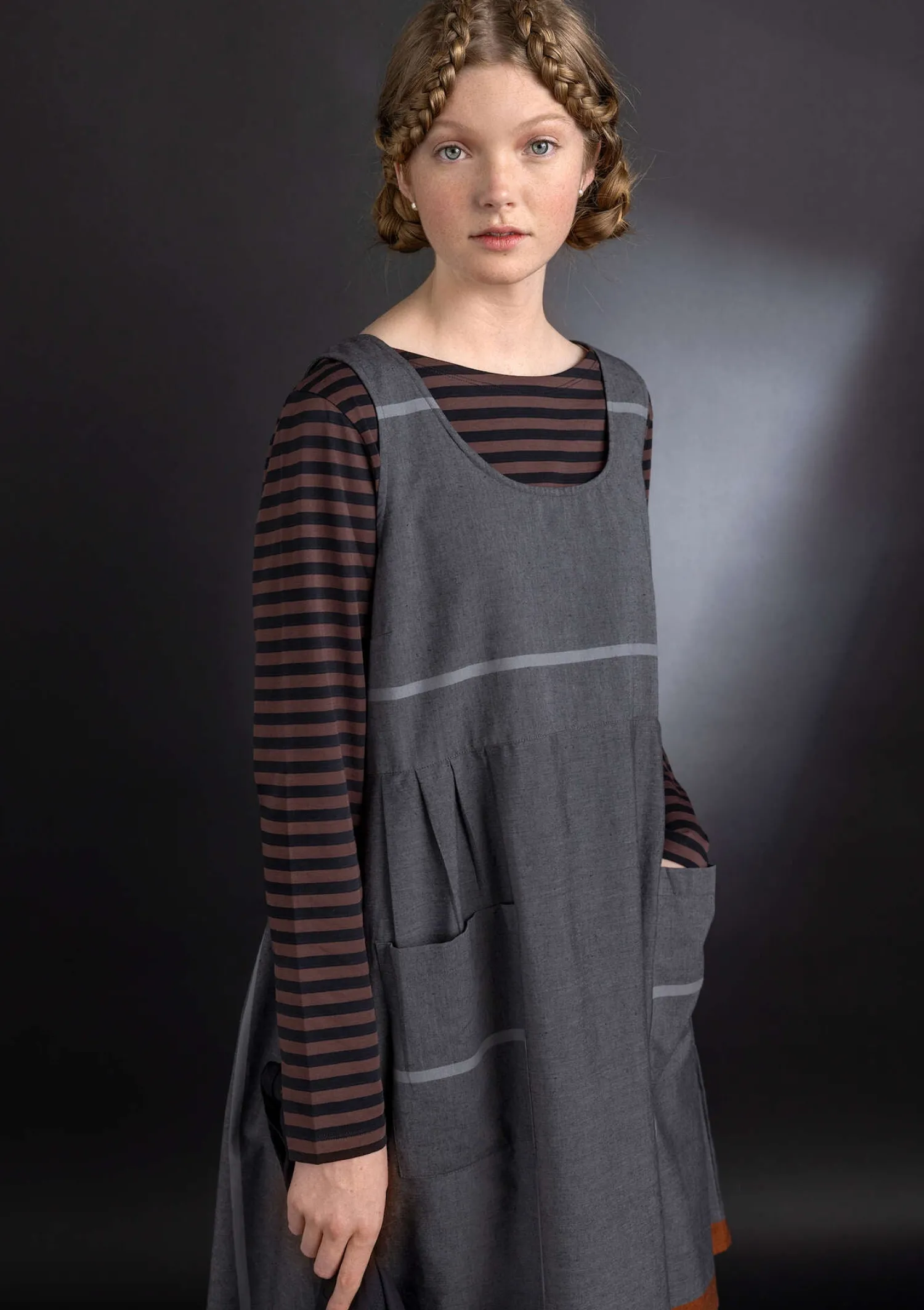Hot Gudrun Sjödén Schürzenkleid „Ava“ aus Bio-Baumwollgewebe schwarz