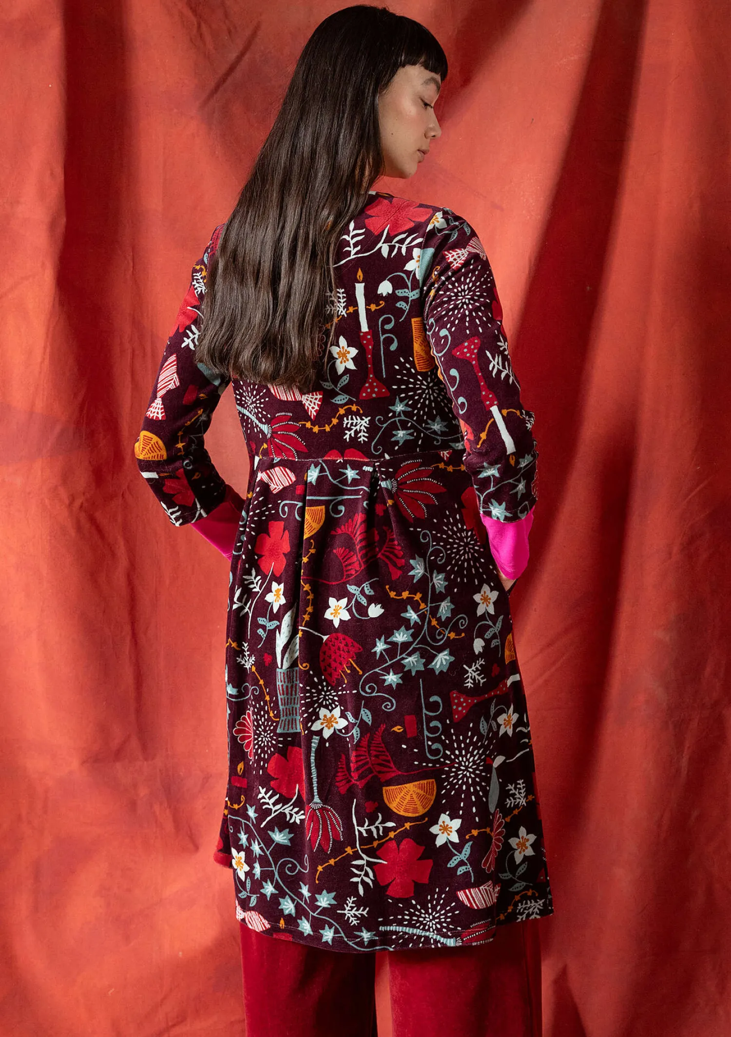 Sale Gudrun Sjödén Velourskleid „Fyrverkeri“ aus Bio-Baumwolle/Recycling-Polyester granatapfel