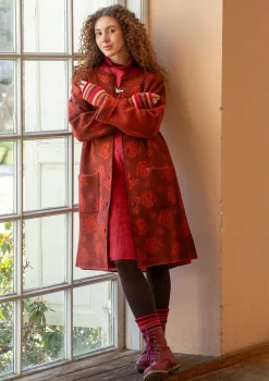 Store Gudrun Sjödén Wendemantel „Aria“ aus gefilztem Wollstrick curryrot